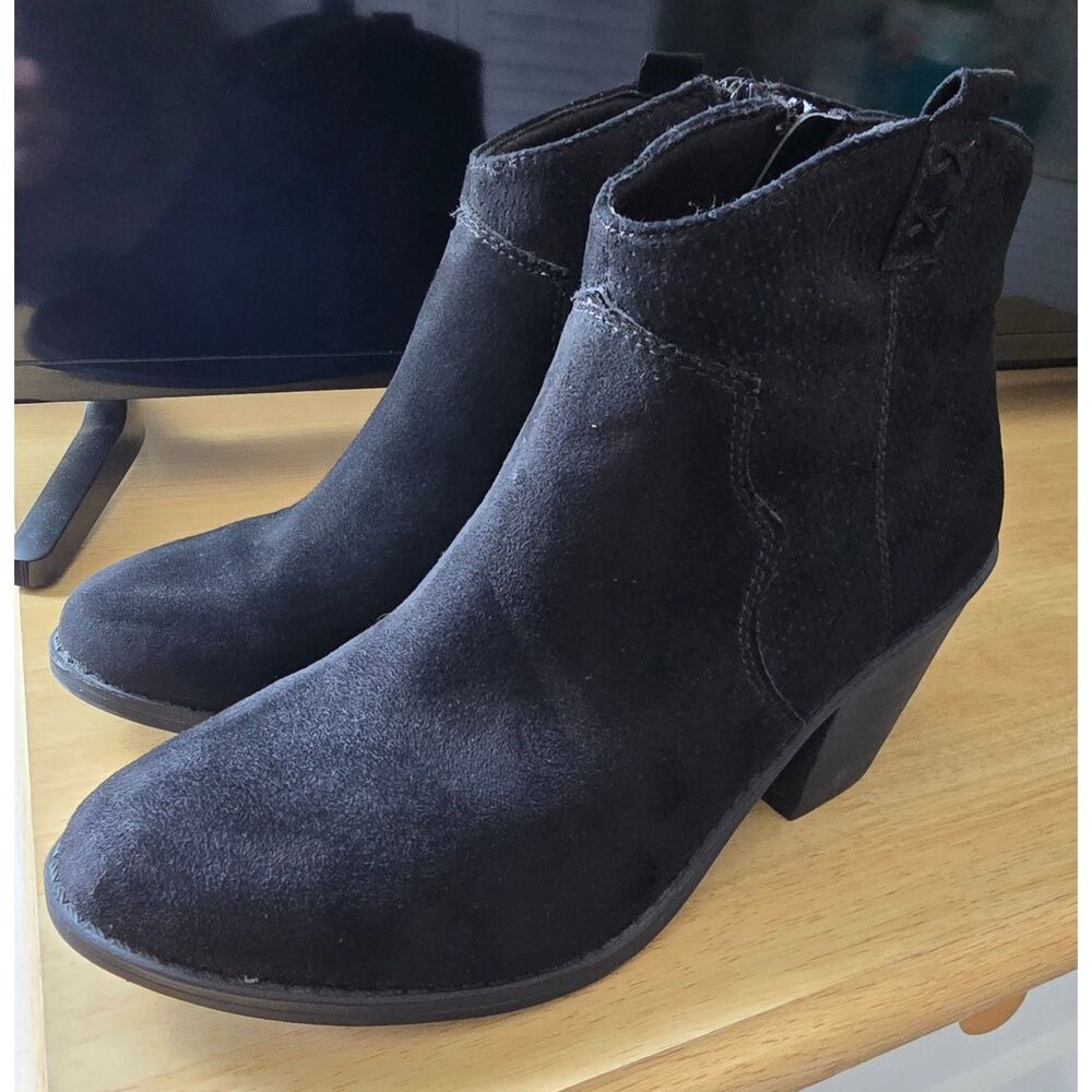 Black faux Suede Booties Size 8.5 - Like new